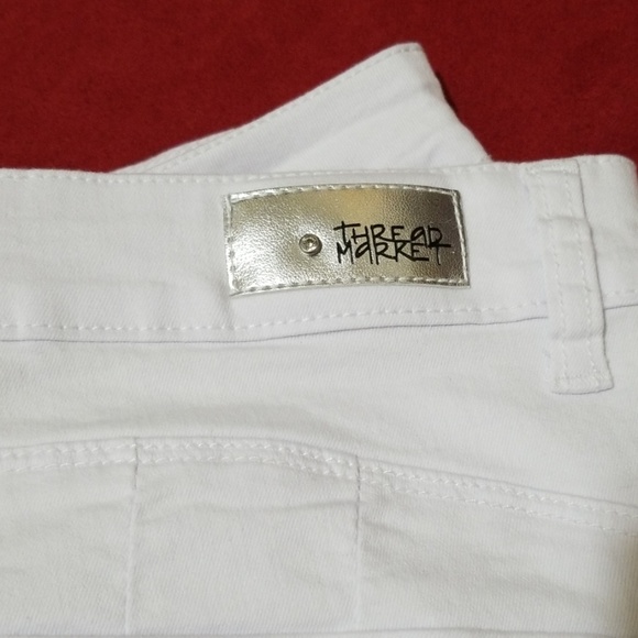 Thread Market Shorts - Picture 2 of 3